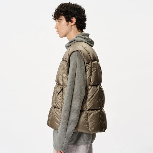 Goldwin 0 Three-Dimensional Down Light 男女款3D立体羽绒马甲 商品图1