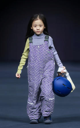 jnby  25年冬款  背带长裤  1PAE11140