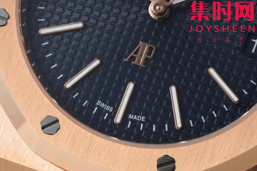 IPF爱彼皇家橡树15202系列 “大众情人”超薄精心打磨上市 男士腕表 小手腕福音
【精彩细节】表盘尺寸39mmX8.6mm 商品图4