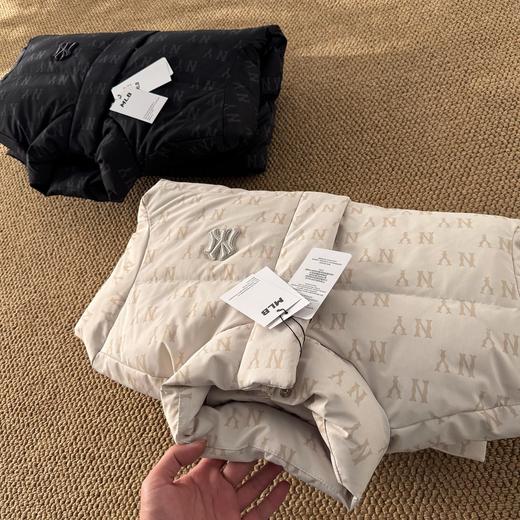 D112720冬季2025新款满印老花男女复古老花羽绒服外套 商品图4