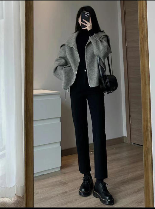 冬季怎么少的了一条百搭的烟管裤呢！加绒小黑裤！ 商品图1