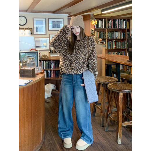 <曾小咸推荐> 现货秒杀！微信超特价！复古豹纹羊羔毛无帽圆领卫衣 日常239.99 立减140 秒杀99.99！ 商品图4