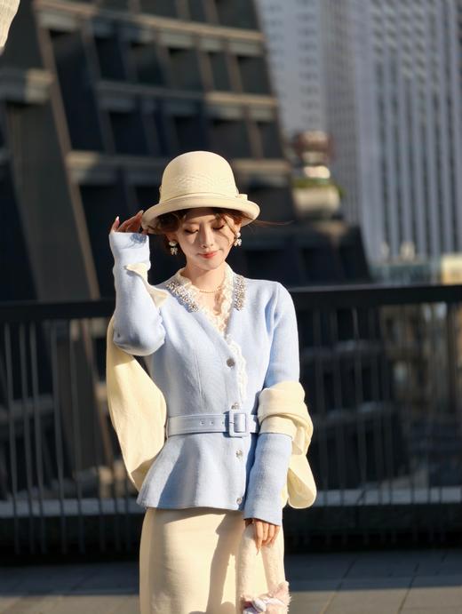 逸红颜明月优选#小香风毛衣『雪中鸢』V领羊毛混纺针织衫，❄️冰蓝重工水钻千金风 商品图5