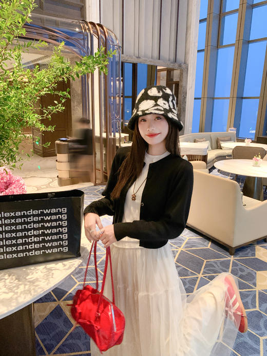 <曾小咸推荐>现货秒杀！微信超特价！黑色短款毛针织衫开衫 日常169.99 立减90 秒杀79.99！ 商品图11