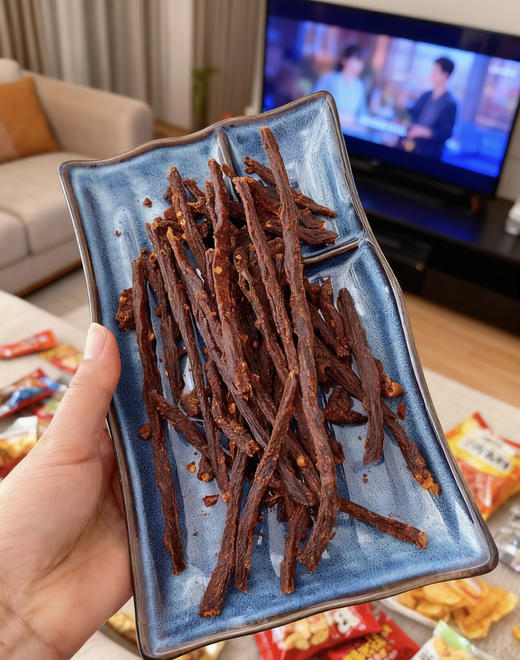 来根大力水手一根猪！🔥辣劲够足还不烧胃，嚼着全是肉丝香，不知不觉就炫完一包～ ✅原切三号里脊肉  ✅72小时低温风干，肉质饱满 商品图2
