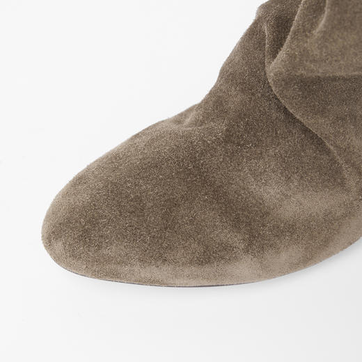 ROMI STUDIO丝光牛反绒手工缝线皱感尖头粗跟高筒靴 RWCWP37086 商品图2