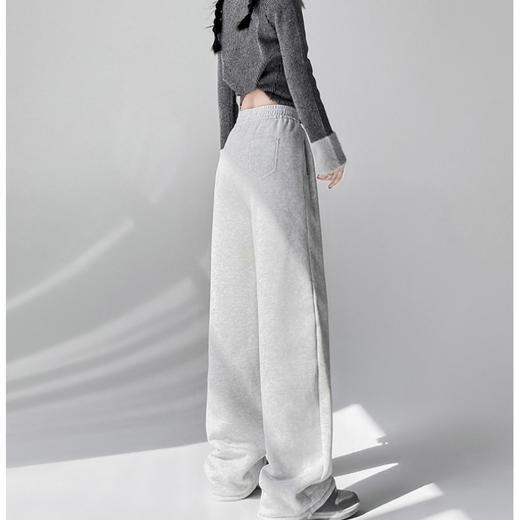 人手一条！巨巨巨保暖！软软包裹感！【梦惠妮 700g羊羔绒美式两穿卫裤】遮腿型 束脚/阔腿自由调节 暖烘烘加绒加厚卫裤 高腰直筒版型 藏肉显瘦显高 #M663 商品图1