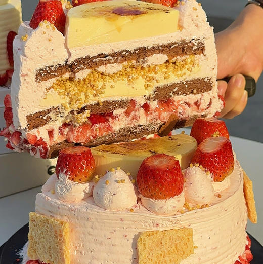 草莓奶皮子蛋糕 商品图0