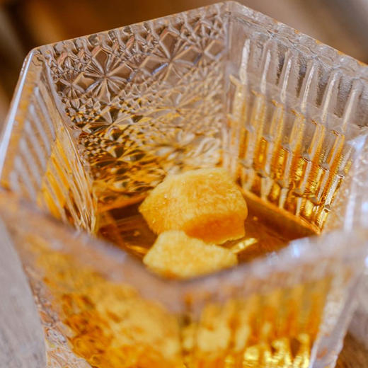 【秋冬护嗓】手敲梨膏糖 3.5斤天山雪梨凝炼1斤膏糖 含化间抚平干燥与咳嗽 110g/盒 商品图4