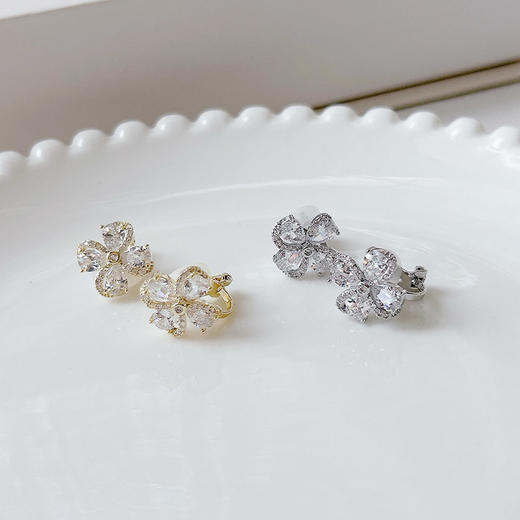 银色错位蝴蝶耳钉女2025精致韩系气质耳饰耳夹-纪念日百货门店同款167750786 商品图0