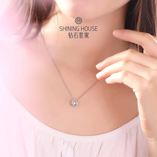 【甄选钻饰】【专享】钻石世家 18K金钻石吊坠 爱随心动系列·星轨
星芒切割x心跳跃动钻石项链 异形钻钻石项链 商品图5