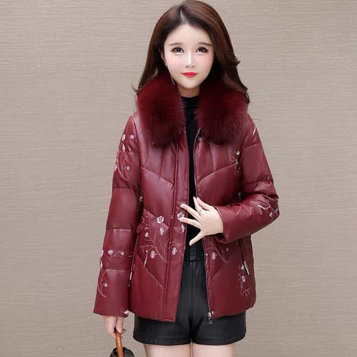 2025新款妈妈冬款羽绒服，中式绣花国风皮保暖毛领中长款 商品图2