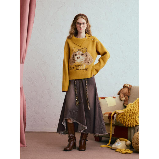 两三事毛球物语2025冬季新款趣味小狗图案斜边纽扣翻领毛衣女宽松 商品图1