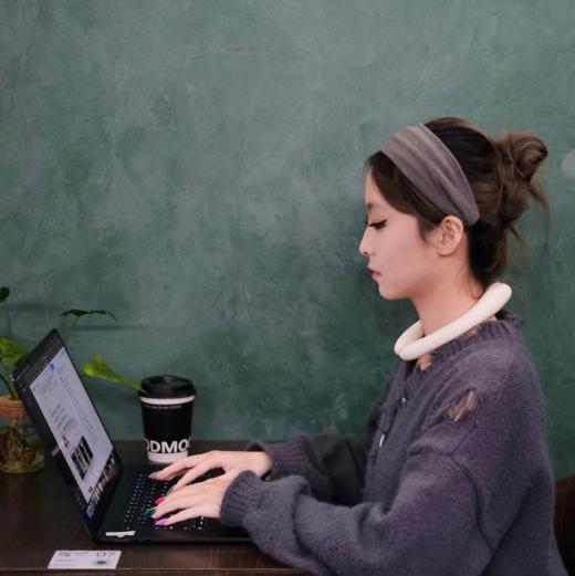 「3秒速热挂脖小暖炉」3档热敷+3D动脉热传导 JOJO VILLA暖脖圈 脖子热敷 商品图1