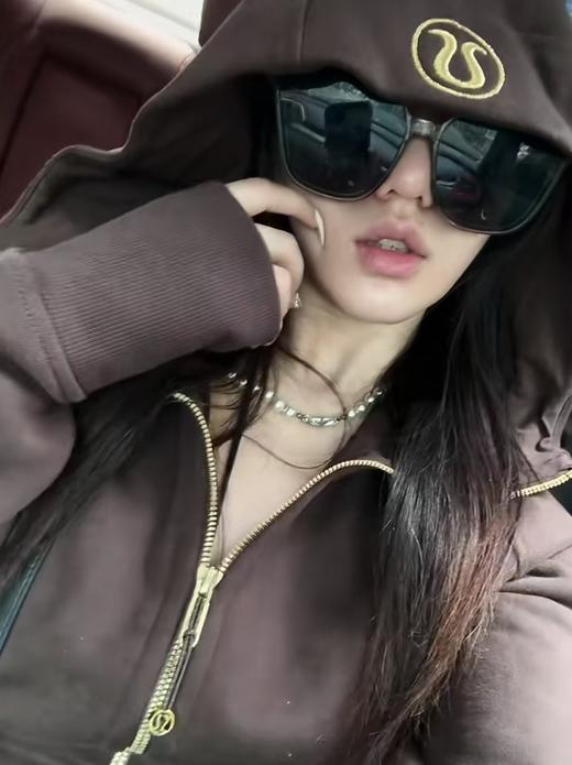 【非质量问题不退货】露露 极简风合身开衫拉链纯色加绒舒适简约百搭外套 （EJ） 商品图10