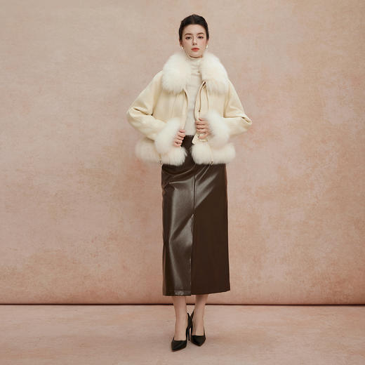 QP602斯尔丽2025冬季新款狐狸毛内胆鹅绒保暖轻薄短款廓形时尚减龄皮草 商品图3