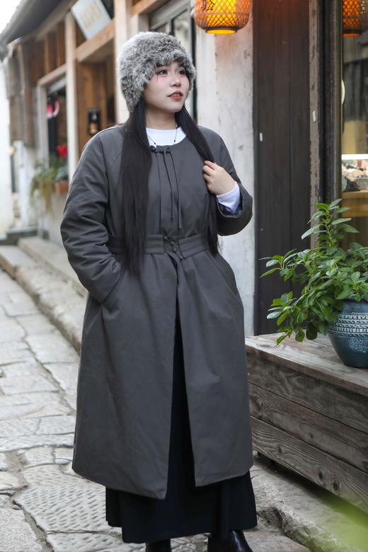 一周发货【不压肩 防跑绒 90白鸭绒羽绒服】2色高级灰、质感咖，灰色面布85%棉，15%亚麻；咖色46%天丝，41%棉，13%亚麻，新国标白鸭绒填充，附检测证明，老钱松弛感羽绒外套，行走的保暖小被子 商品图10