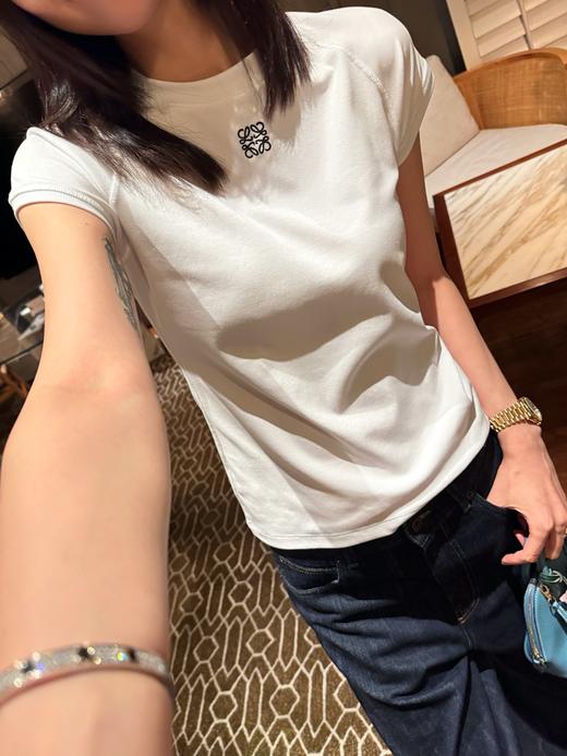 罗意威 25年新品 胸前刺绣打底T恤(KX*MM) 商品图7