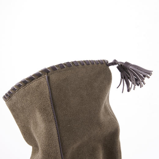 ROMI STUDIO丝光牛反绒手工缝线皱感尖头粗跟高筒靴 RWCWP37086 商品图4