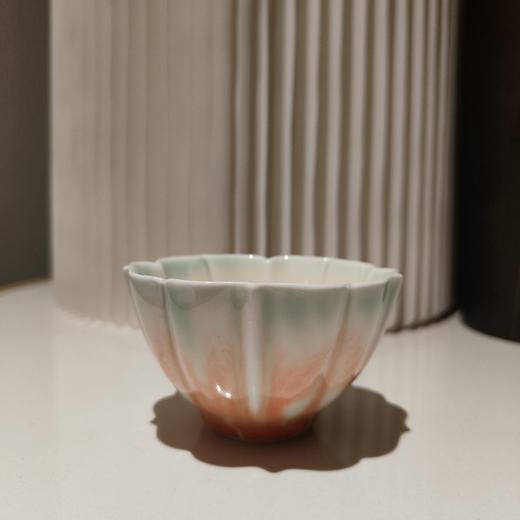 粉彩花瓣主人杯-华宁陶 商品图0