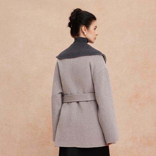 QH955斯尔丽25新款高级感撞色大翻领收腰时尚减龄显瘦双面呢大衣 商品图10