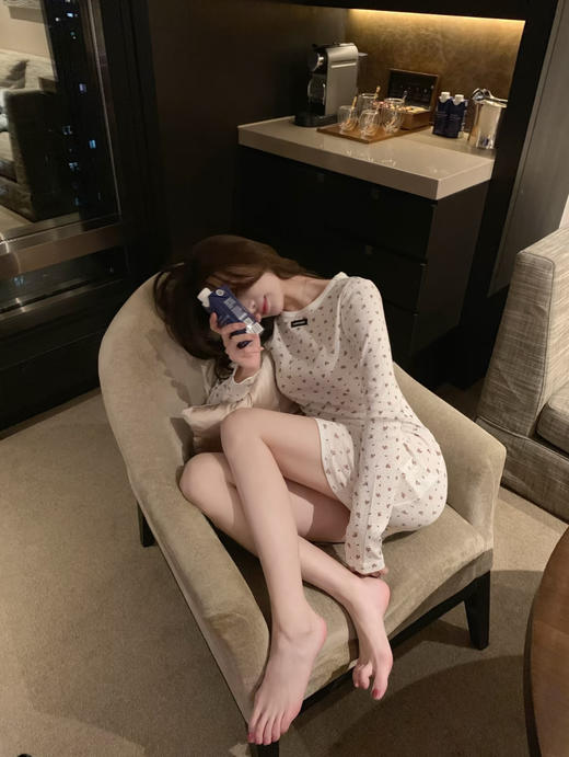 缪缪 Holiday系列新款 碎花长袖T恤(KX*MM) 商品图4