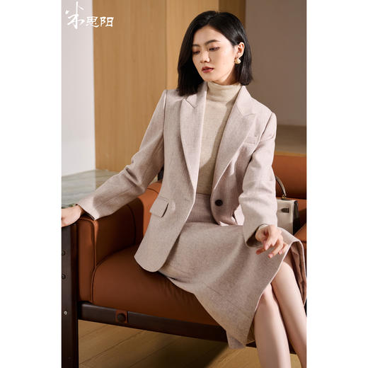剩M/XL/S/L/XXL 双面针织羊毛西装 立体挺括 厚实挺括的质感 柔软亲肤的触感 米思阳2025秋冬新款通勤OL羊毛修身一粒扣西装外套女5535+半身裙5536+西裤5628（单拍） 商品图0