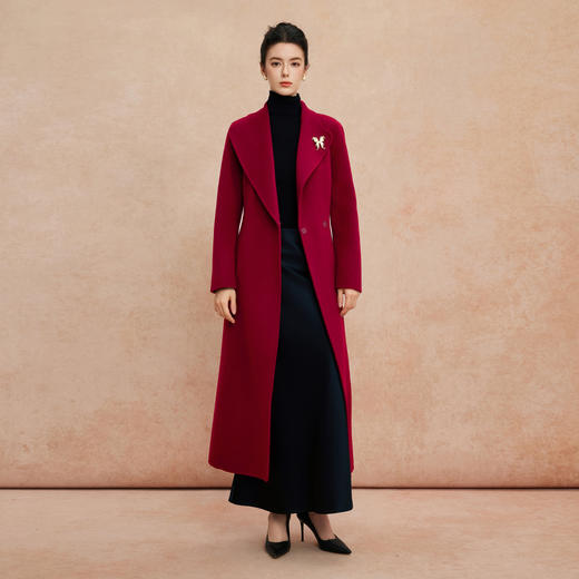 QH960斯尔丽2025新款轻薄修身气质高雅流金蝴蝶胸花长款羊毛大衣 商品图0