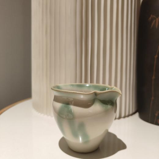 青白束口公道杯-华宁陶 商品图0