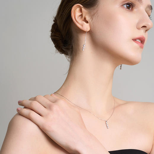 【甄选钻饰】【专享】钻石世家 星辰系列 18k金钻石项链 八边形设计感锁骨链新品 商品图5