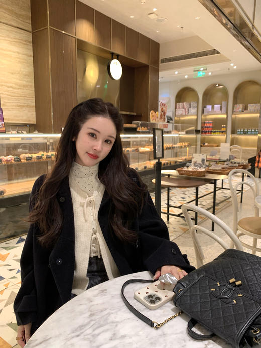 Read Nameless /超弹白色波点打底衫+绵羊毛白色针织背心 2025/11/29 商品图0