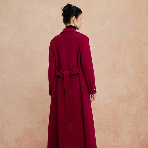 QH960斯尔丽2025新款轻薄修身气质高雅流金蝴蝶胸花长款羊毛大衣 商品图1