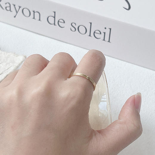 极简设计低调金属质感j金色戒指-纪念日百货门店同款167443727 商品图4