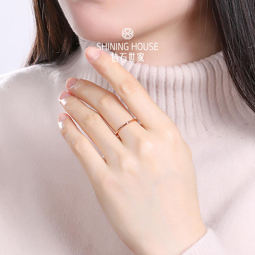 【甄选钻饰】【专享】钻石世家 18K金钻石戒指 八方佳人 日趣系列 个性戒指  个性时尚穿搭戒指 手指节戒 戒指手饰 尾戒 送女友礼物 商品图4