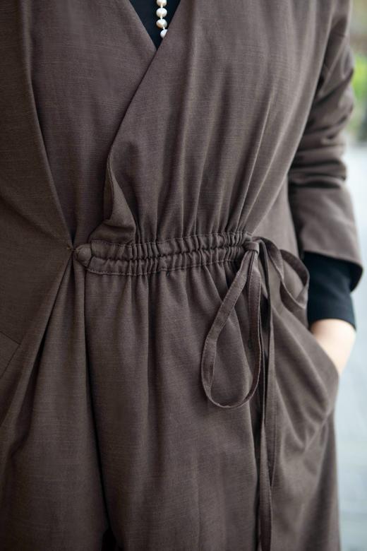 一周发货【不压肩 防跑绒 90白鸭绒羽绒服】2色高级灰、质感咖，灰色面布85%棉，15%亚麻；咖色46%天丝，41%棉，13%亚麻，新国标白鸭绒填充，附检测证明，老钱松弛感羽绒外套，行走的保暖小被子 商品图9