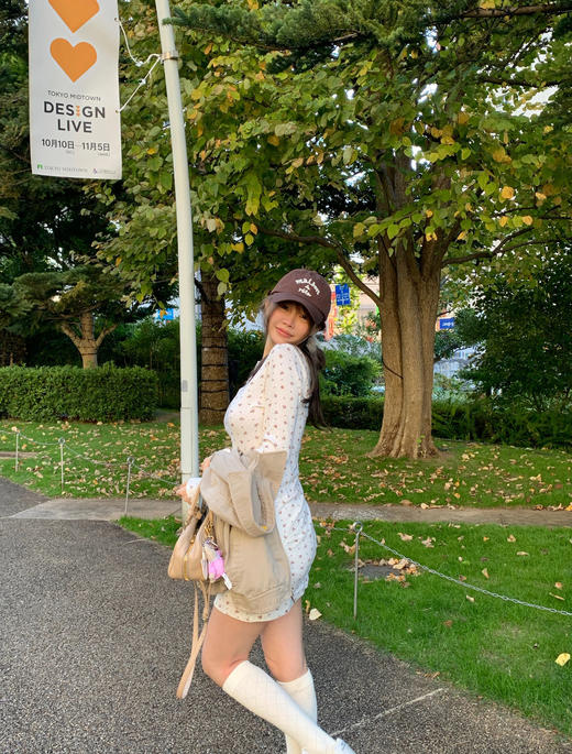 缪缪 Holiday系列新款 碎花长袖T恤(KX*MM) 商品图3