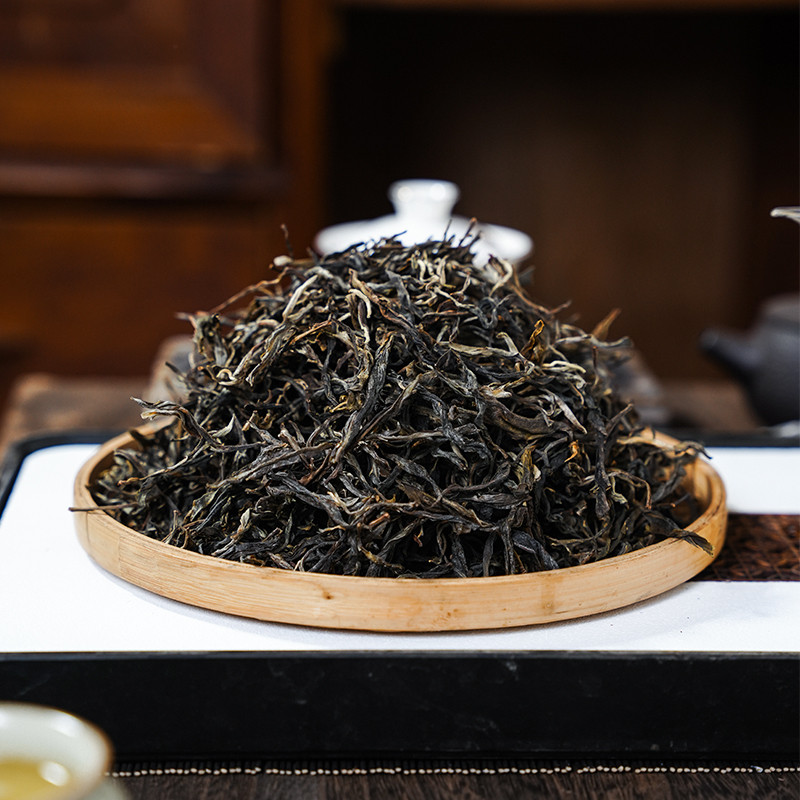 重磅！稀缺！2025年勐海边境20米大高杆【麒麟王高杆】古树纯料！只有36罐，仅供少数人品鉴收藏，60g/罐