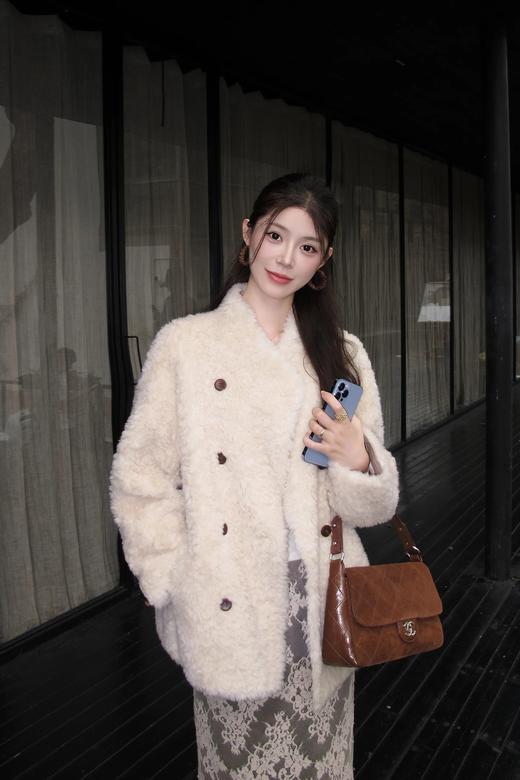 品牌直发~【AUChris双排扣100%羊剪绒真毛外套ACW2579 】一件就足够御寒！圣诞、年会、过年的"战衣"WD 商品图4