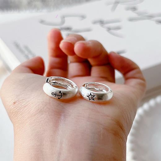 超新 法式小众土星刻字C形耳钉女简约耳饰耳扣-纪念日百货门店同款 163494050 商品图2