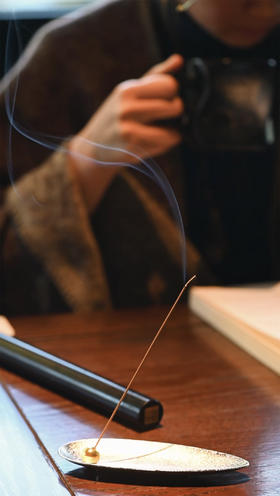 香，灵动高贵而朴实无华，奇妙深邃而平易近人。