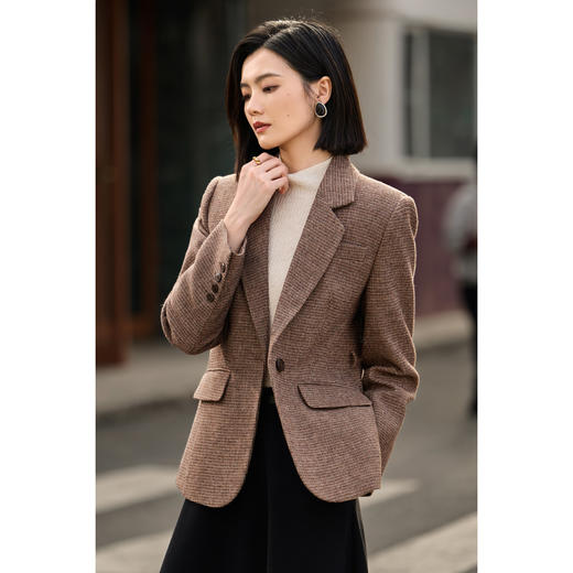 摩卡格纹羊毛夹棉西装 柔挺双感 附赠本布腰带 米思阳2025冬季轻职优雅修身立裁羊毛格纹一粒扣西装外套女5626 商品图2