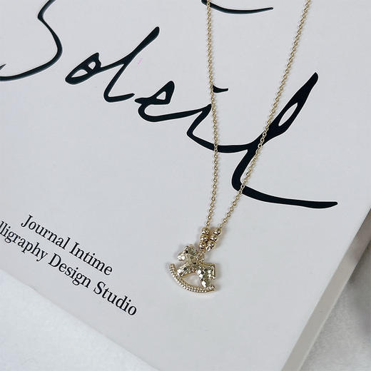 复古童趣感金色摇摇马项链-纪念日百货门店同款166143554 商品图0