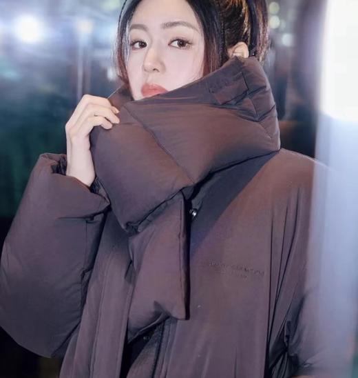 重磅渠道  纯元 AW围巾面包羽绒服 可拆卸围巾  白鸭绒短款羽绒服  防水防油污！ 商品图1