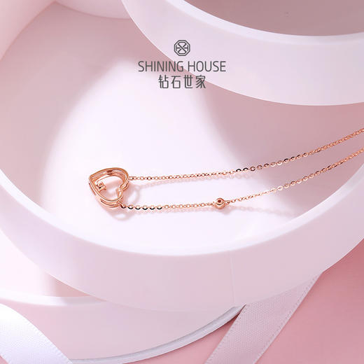 【甄选钻饰】【专享】钻石世家 心意系列·心语 18K金钻石项链 锁骨链送女友 爱心钻石吊坠极简风 商品图4