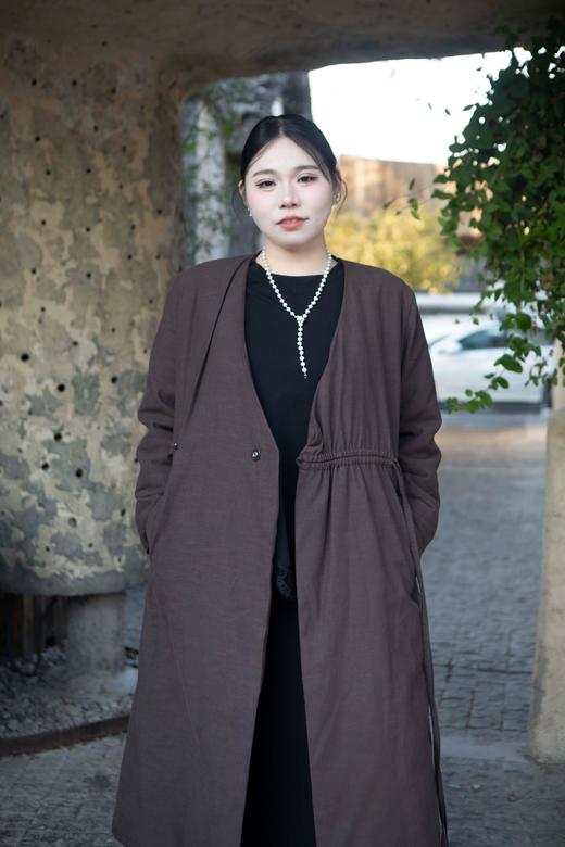 一周发货【不压肩 防跑绒 90白鸭绒羽绒服】2色高级灰、质感咖，灰色面布85%棉，15%亚麻；咖色46%天丝，41%棉，13%亚麻，新国标白鸭绒填充，附检测证明，老钱松弛感羽绒外套，行走的保暖小被子 商品图11