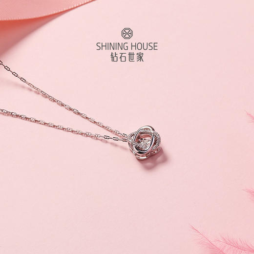 【甄选钻饰】【专享】钻石世家 18K金钻石吊坠 爱随心动系列·星轨
星芒切割x心跳跃动钻石项链 异形钻钻石项链 商品图4