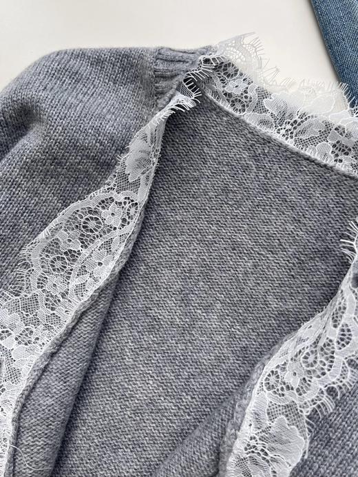 秋冬新款~超绝设计款！【蕾丝拼接 V 领收腰针织长袖外套】甄选34.9%绵羊毛混纺面料，手感紧密细腻~无标发货WD 商品图8