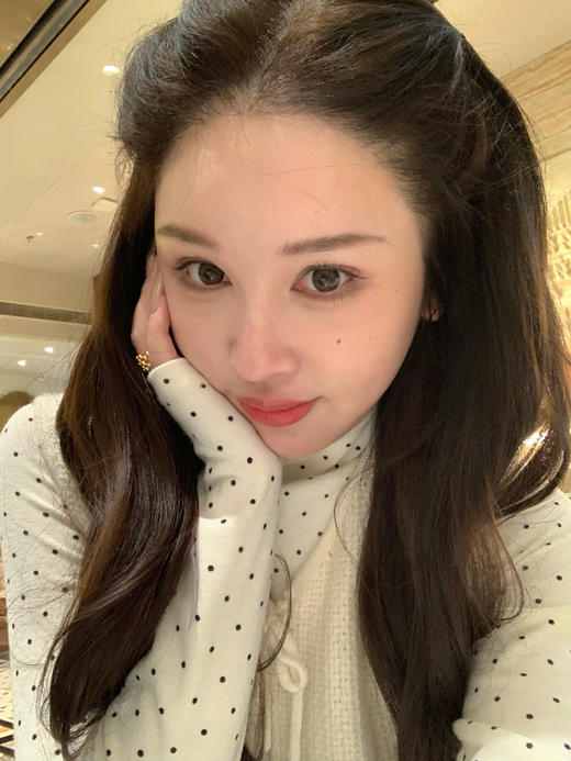 Read Nameless /超弹白色波点打底衫+绵羊毛白色针织背心 2025/11/29 商品图1