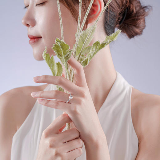 【甄选钻饰】【专享】钻石世家 耀爱系列 18K钻石女戒CNC送女友求婚自带 商品图3