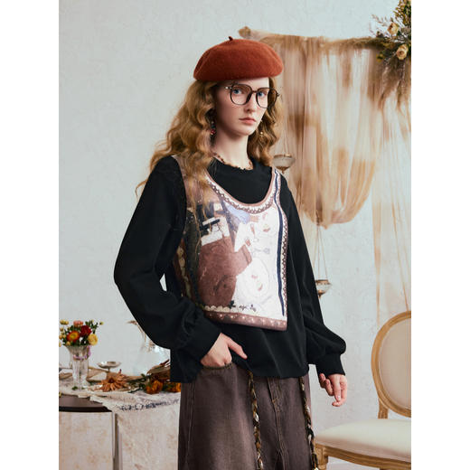 两三事 玄色默剧 2025冬季新款时尚印花拼接假两件长袖t恤女 商品图1